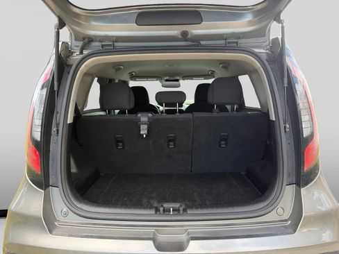 Used 2017 Kia Soul FWD image 19