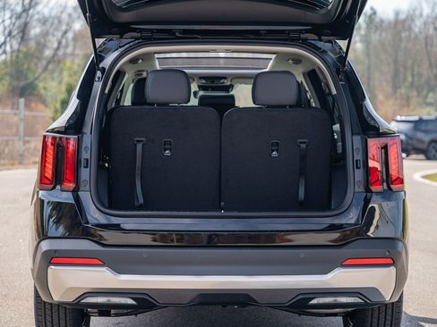 New 2026 Kia Sorento S w/ S Panoramic Sunroof Package FWD image 9