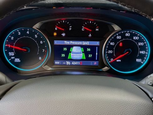Used 2023 Chevrolet Traverse LT w/ LT Premium Package AWD/4WD image 14