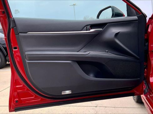 Used 2021 Toyota Camry XSE image 22