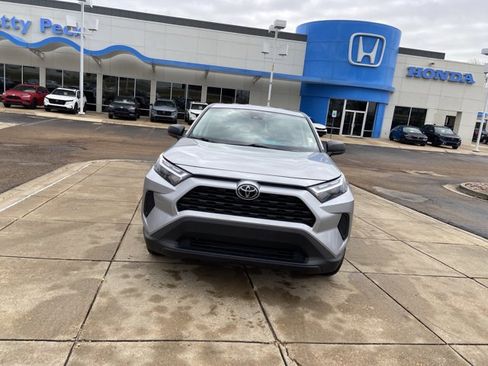 Used 2024 Toyota RAV4 LE image 3