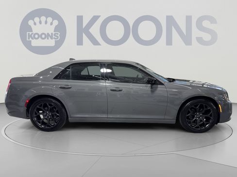 Used 2019 Chrysler 300 Touring w/ Sport Appearance Package RWD image 12
