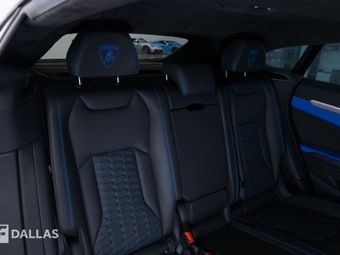 Used 2022 Lamborghini Urus AWD/4WD image 37