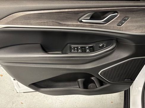 Used 2022 Jeep Grand Cherokee L Limited image 21