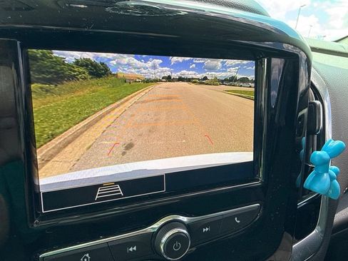 Used 2020 Chevrolet Traverse LS FWD image 8