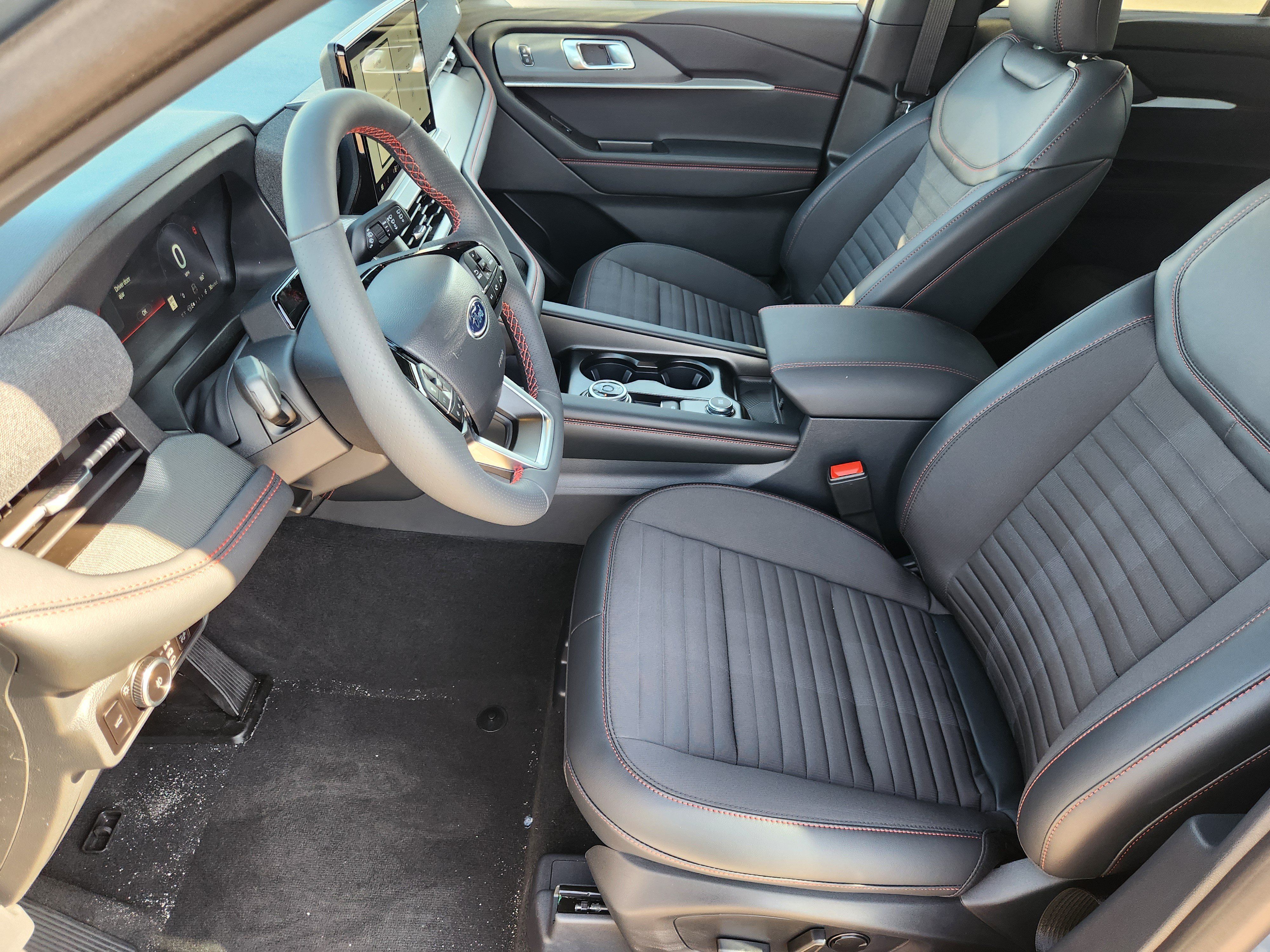 New 2027 Ford Explorer ST-Line w/ ST-Line Street Pack RWD image 9