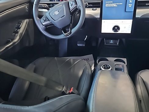 Used 2022 Ford Mustang Mach-E Select image 22