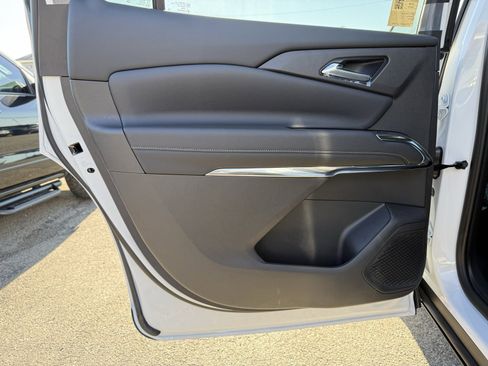 New 2026 Chevrolet Traverse LT image 14