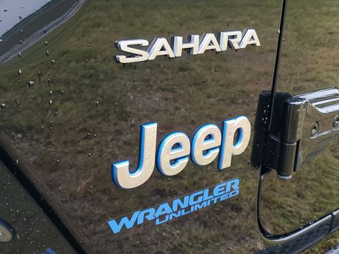 Certified 2022 Jeep Wrangler Unlimited Sahara AWD/4WD image 5