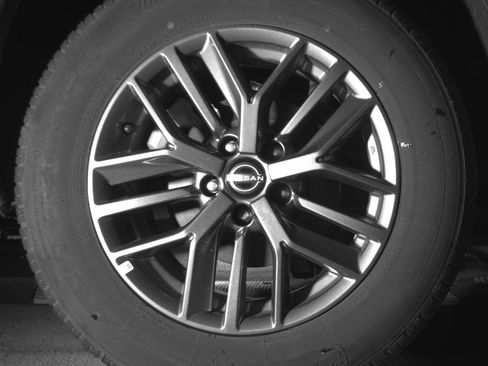 Used 2023 Nissan Rogue S image 15