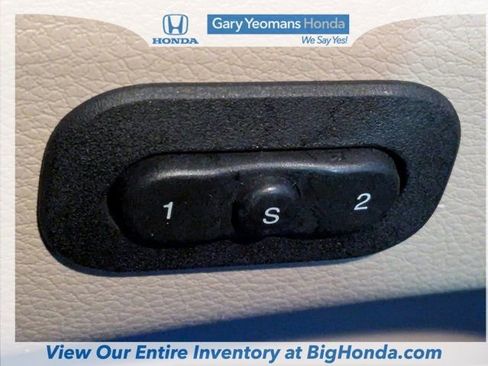 Used 2017 Jeep Grand Cherokee Overland w/ Jeep Active Safety Group image 24