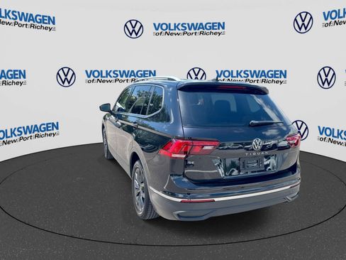 Used 2022 Volkswagen Tiguan SE FWD image 12