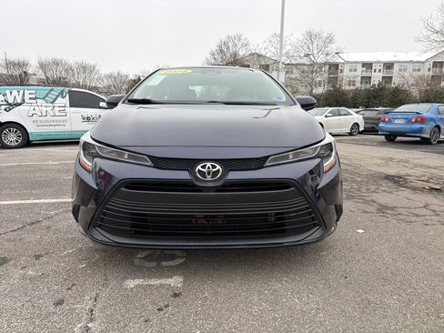 Used 2024 Toyota Corolla LE image 2