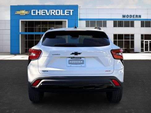 New 2026 Chevrolet Trax RS w/ Sunroof Package image 4