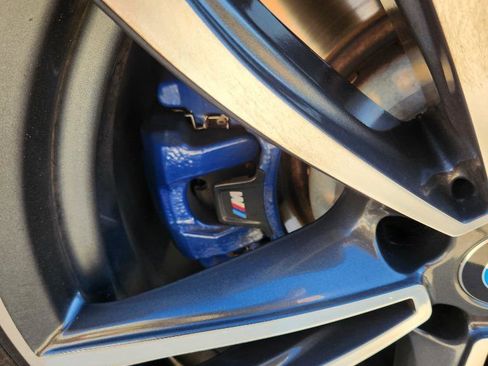 Used 2022 BMW 750i xDrive w/ M Sport Package image 25