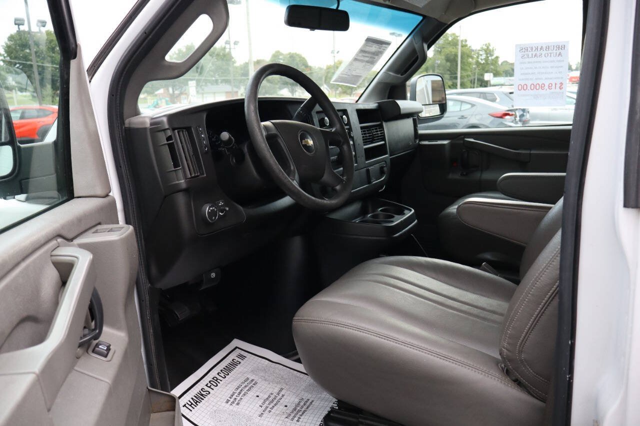 Used 2020 Chevrolet Express 3500 RWD image 8