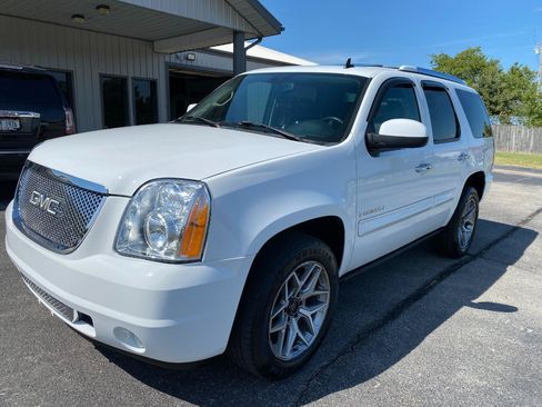 Used 2008 GMC Yukon Denali AWD/4WD image 2