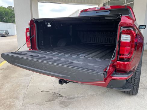 Used 2024 GMC Canyon Denali AWD/4WD image 40