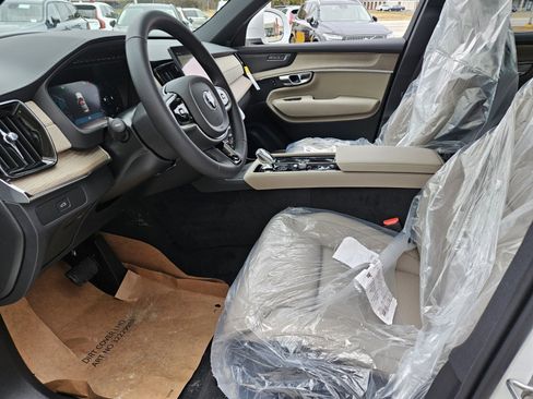 New 2026 Volvo XC90 B6 Ultra w/ Protection Package image 7