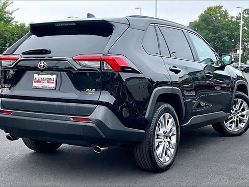Used 2025 Toyota RAV4 XLE Premium w/ Weather Package AWD/4WD image 12