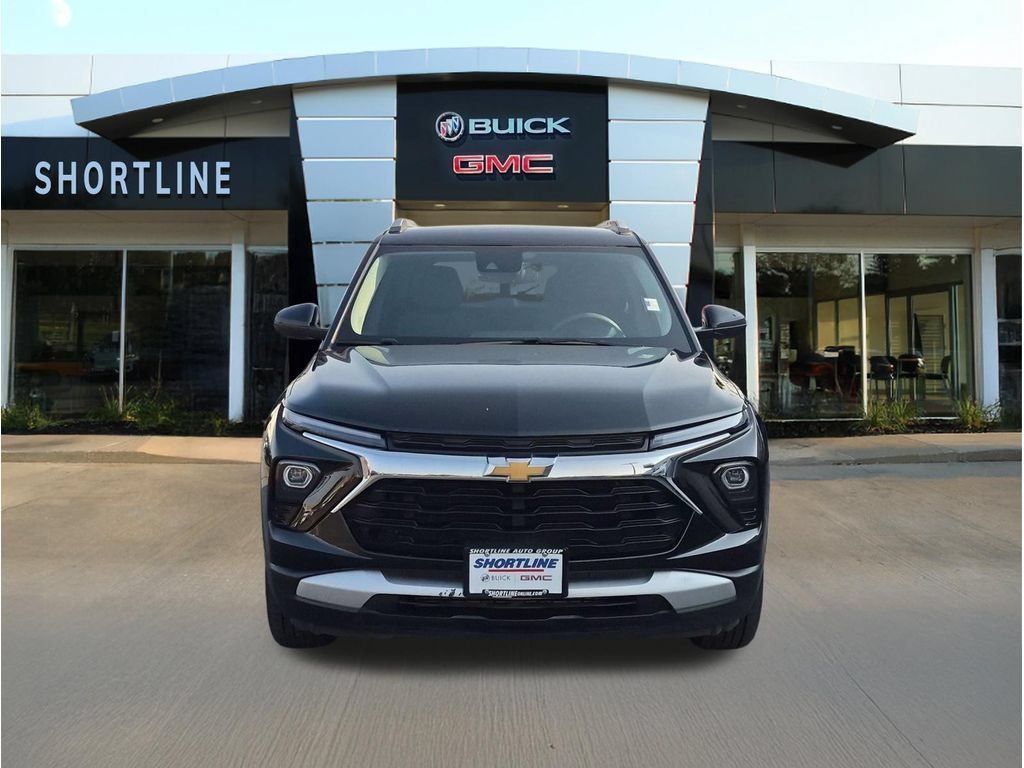 Used 2025 Chevrolet TrailBlazer LT AWD/4WD image 8