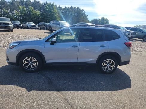 Used 2020 Subaru Forester Premium AWD/4WD image 11