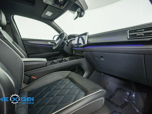 Used 2024 Volkswagen Atlas Cross Sport SEL Premium R-Line AWD/4WD image 41