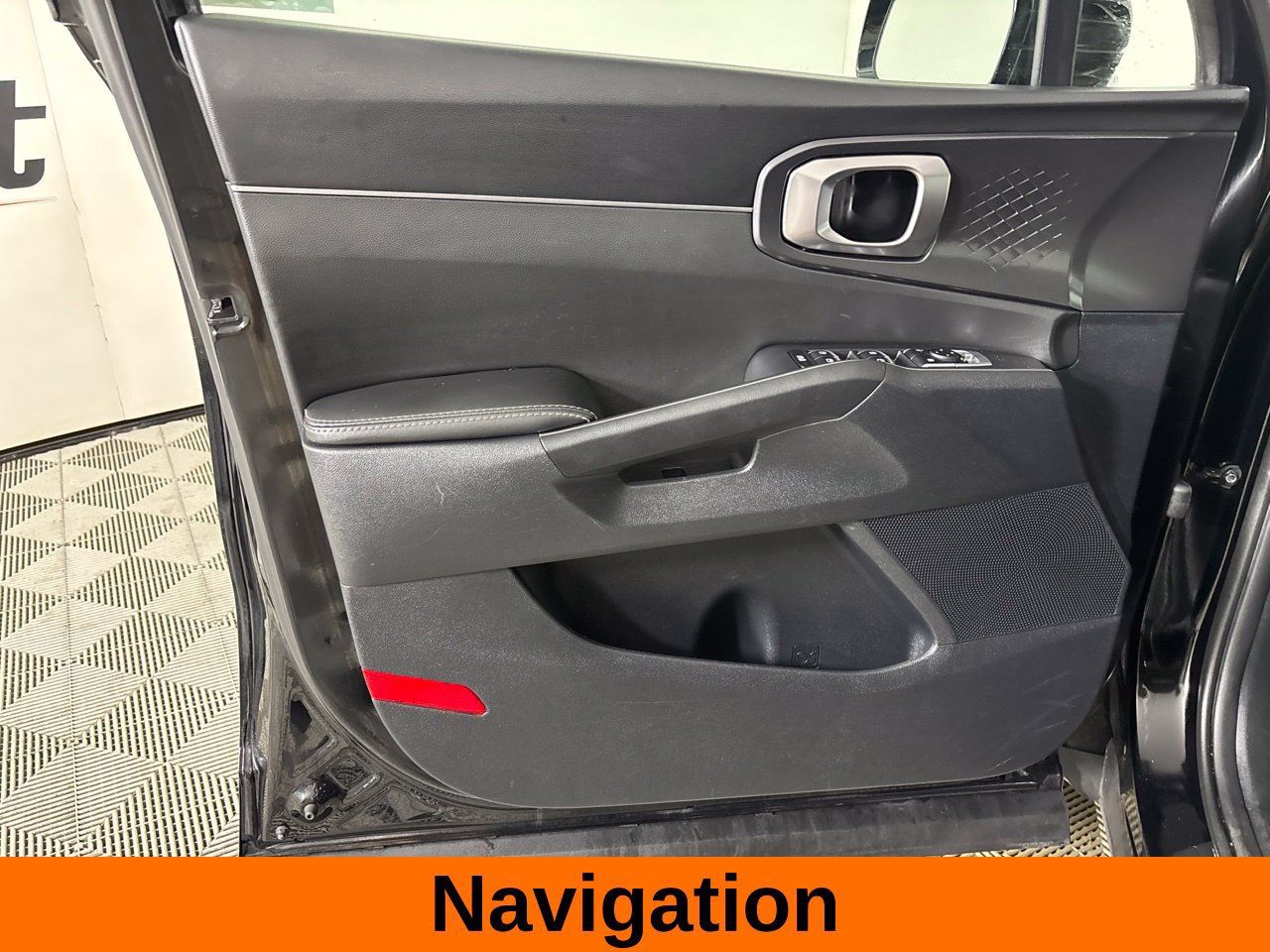 Used 2024 Kia Sorento S w/ Panoramic Sunroof Package FWD image 11