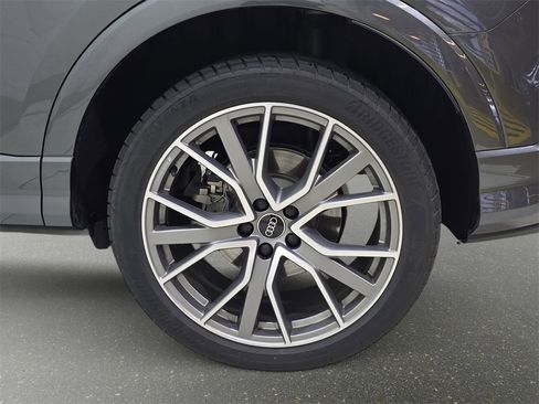 Used 2025 Audi Q3 2.0T Premium Plus w/ Premium Plus Package image 35