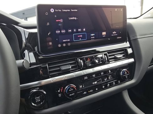 New 2026 Nissan Pathfinder Platinum image 17