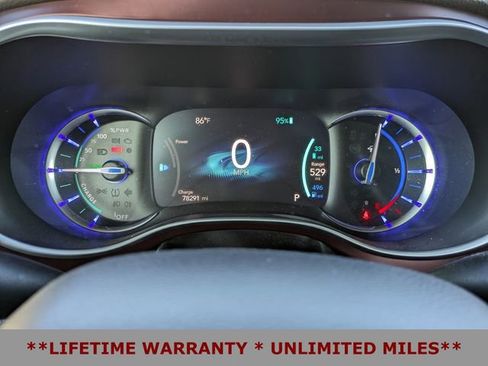 Used 2020 Chrysler Pacifica Limited image 34