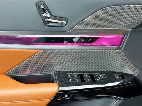 Certified 2024 BMW i7 M70 w/ Executive Package image 22