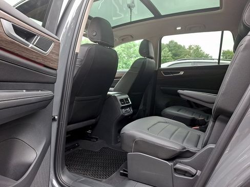 Certified 2026 Volkswagen Atlas SEL AWD/4WD image 10