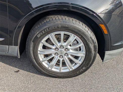 Used 2017 Cadillac XT5 FWD image 10