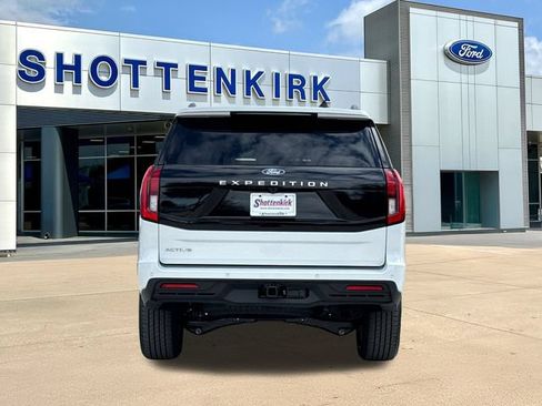 New 2026 Ford Expedition Active RWD image 7