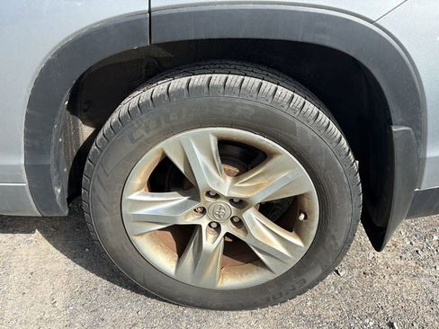 Used 2015 Toyota Highlander Limited image 21