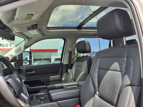 Used 2023 Toyota Tundra Limited image 7
