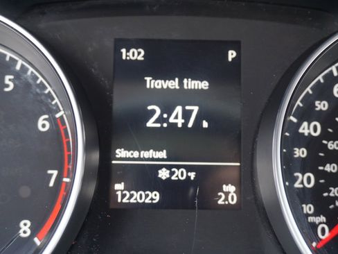 Used 2018 Volkswagen Golf Alltrack S image 15