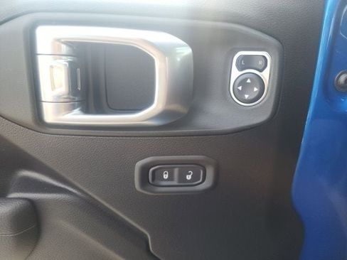 New 2026 Jeep Gladiator Sport AWD/4WD image 16