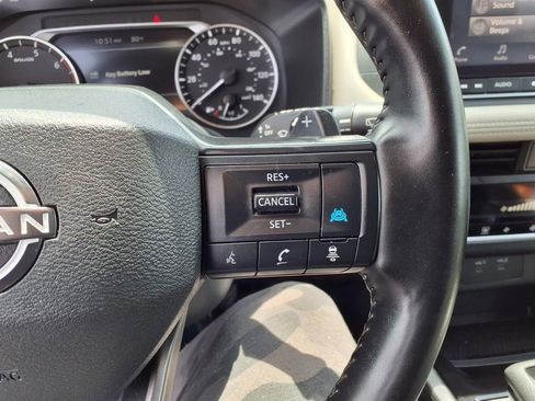 Used 2025 Nissan Rogue SV AWD/4WD image 14