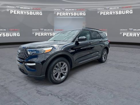 Used 2022 Ford Explorer XLT w/ Equipment Group 202A AWD/4WD image 4