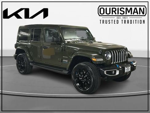 Used 2023 Jeep Wrangler Unlimited Sahara w/ Cold Weather Group AWD/4WD image 1