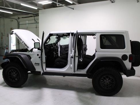 Used 2022 Jeep Wrangler Unlimited Sport AWD/4WD image 17