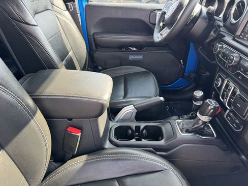 Used 2022 Jeep Wrangler Unlimited Sahara w/ Cold Weather Group image 8