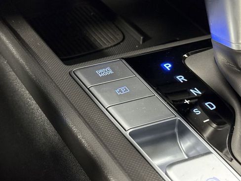 Used 2025 Hyundai Elantra Limited FWD image 37