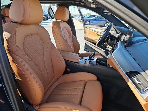 Certified 2023 BMW 530e w/ Premium Package image 10