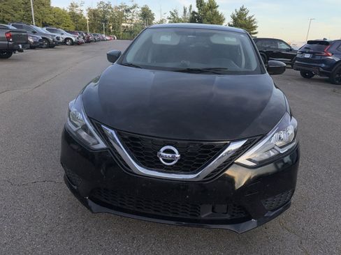 Used 2019 Nissan Sentra SV FWD image 3