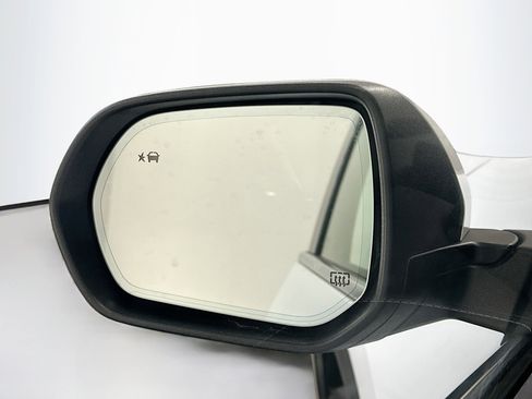 Used 2025 Buick Enclave Preferred image 16