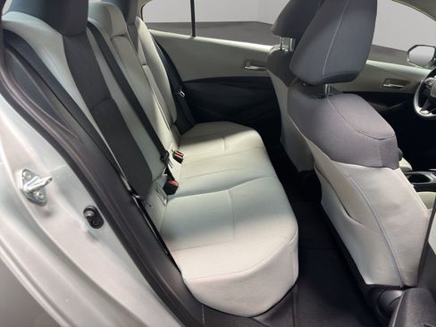Used 2020 Toyota Corolla LE image 18
