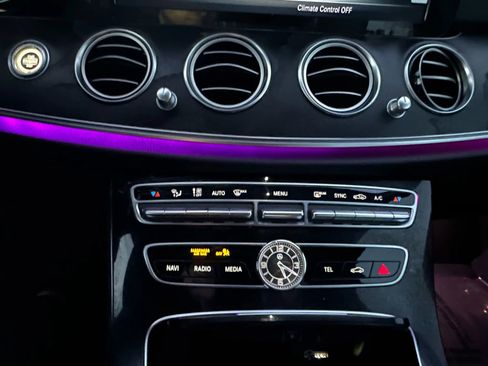 Used 2017 Mercedes-Benz E 300 4MATIC image 30